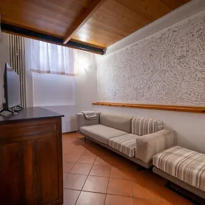 Ugo Bassi 23 Milano