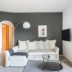 stylish-furnishing-with-great-view-and-work-area.it-lombardy.com/
